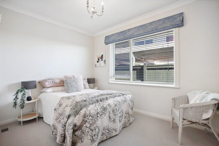 Photo of property in 150 Bleakhouse Road, Mellons Bay, Auckland, 2014