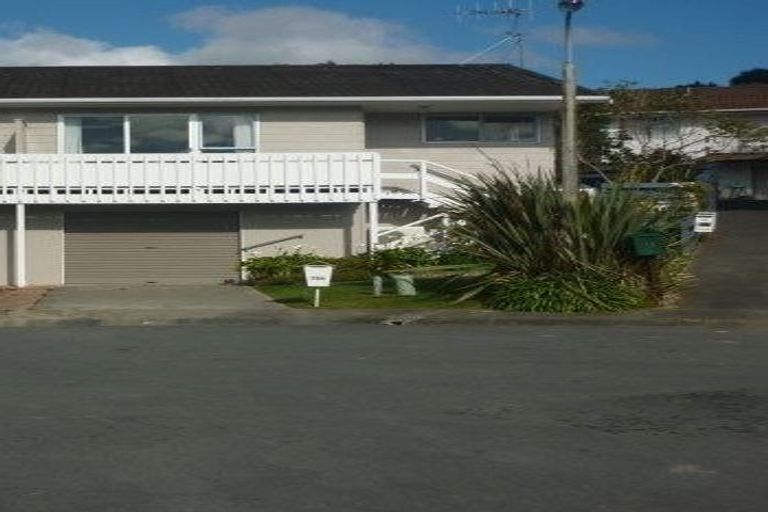 Photo of property in 12b Halyard Place, Whitby, Porirua, 5024