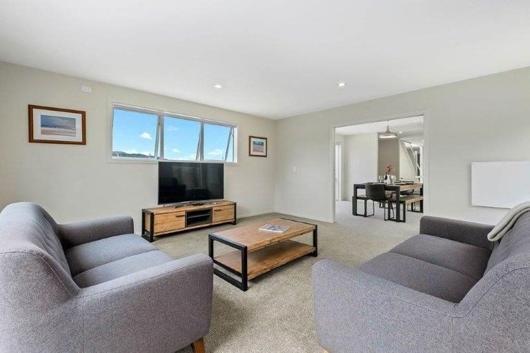 Photo of property in 17 Moraine Place, Lake Hawea, Wanaka, 9382