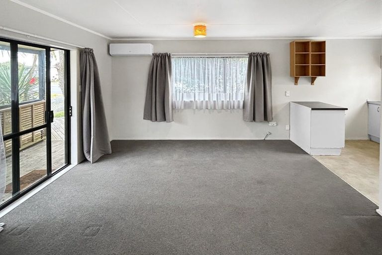 Photo of property in 73 Martin Road, Paraparaumu Beach, Paraparaumu, 5032