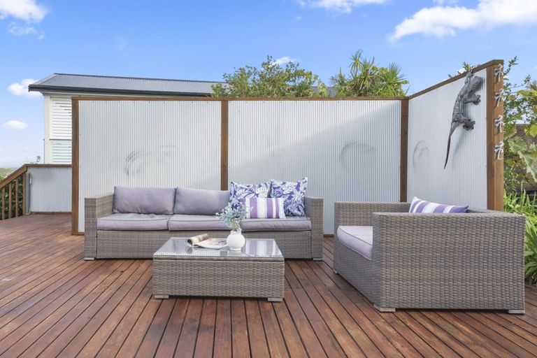 Photo of property in 9 Everard Avenue, Army Bay, Whangaparaoa, 0930