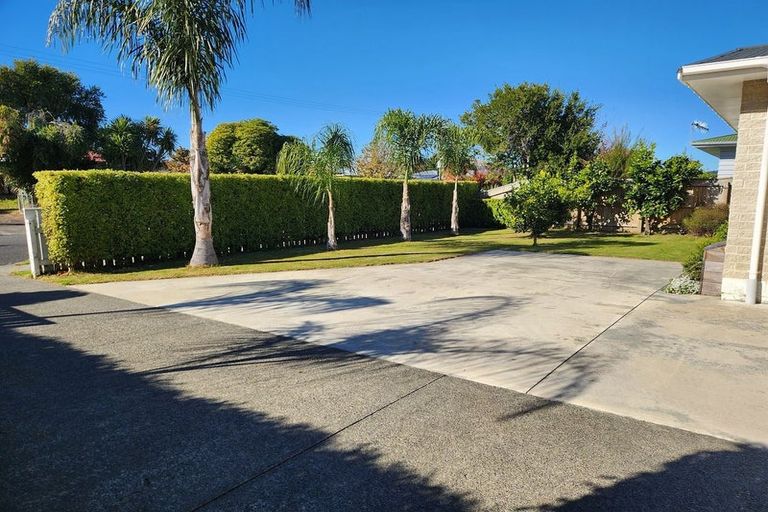 Photo of property in 23 Lipscombe Crescent, Havelock North, 4130