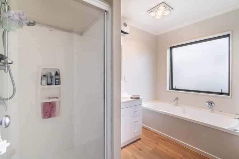 Photo of property in 33 Morton Street, Edendale, 9825