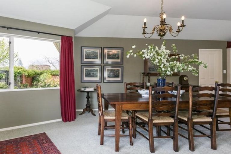 Photo of property in 22 Kensington Drive, Taradale, Napier, 4112