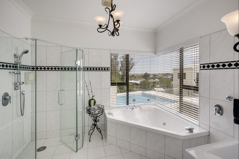 Photo of property in 125 Thompson Road, Bluff Hill, Napier, 4110