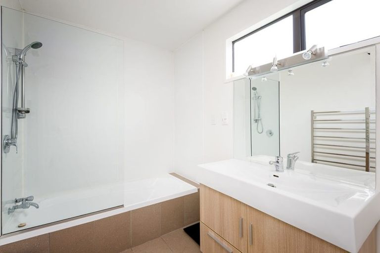 Photo of property in 54a Belleview Terrace, Mount Pleasant, Christchurch, 8081
