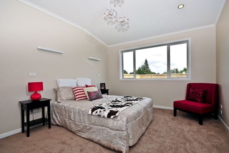 Photo of property in 15 Porima Way, Chedworth, Hamilton, 3210