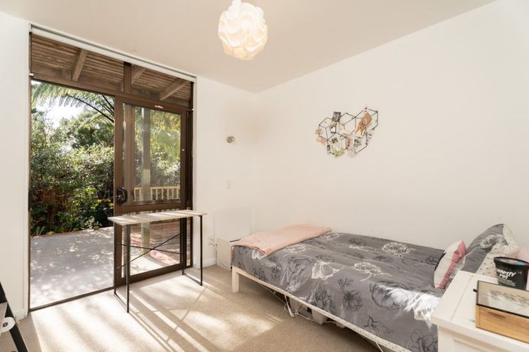 Photo of property in 37 Greyfriars Crescent, Tawa, Wellington, 5028