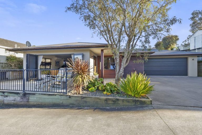 Photo of property in 4a Awanui Street, Merrilands, New Plymouth, 4312
