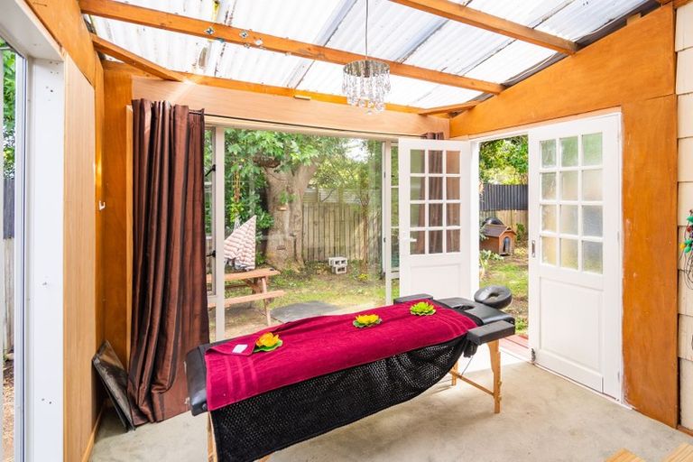 Photo of property in 19 Aorangi Road, Paraparaumu, 5032