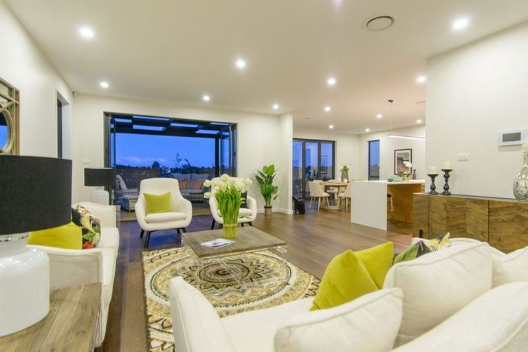 Photo of property in 32 Caldera Drive, Long Bay, Auckland, 0630