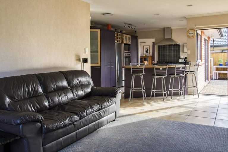 Photo of property in 19 Croftview Road, Wattle Downs, Auckland, 2103