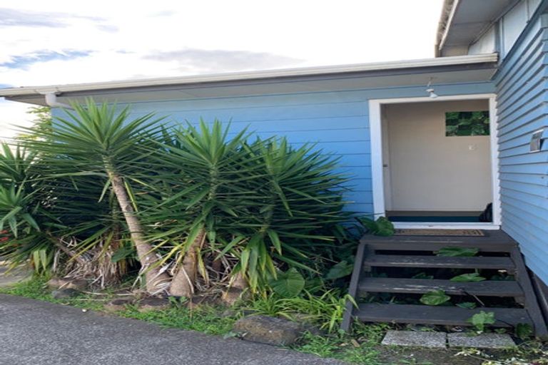 Photo of property in 11 Whitford Avenue, Mount Wellington, Auckland, 1060