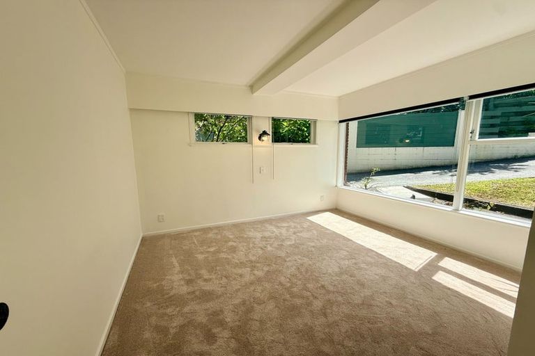 Photo of property in 10 Hilling Street, Titirangi, Auckland, 0604
