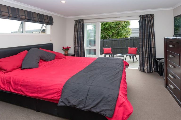 Photo of property in 1 Citation Way, Botany Downs, Auckland, 2010