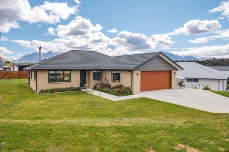 Photo of property in 6 Avalanche Place, Wanaka, 9305