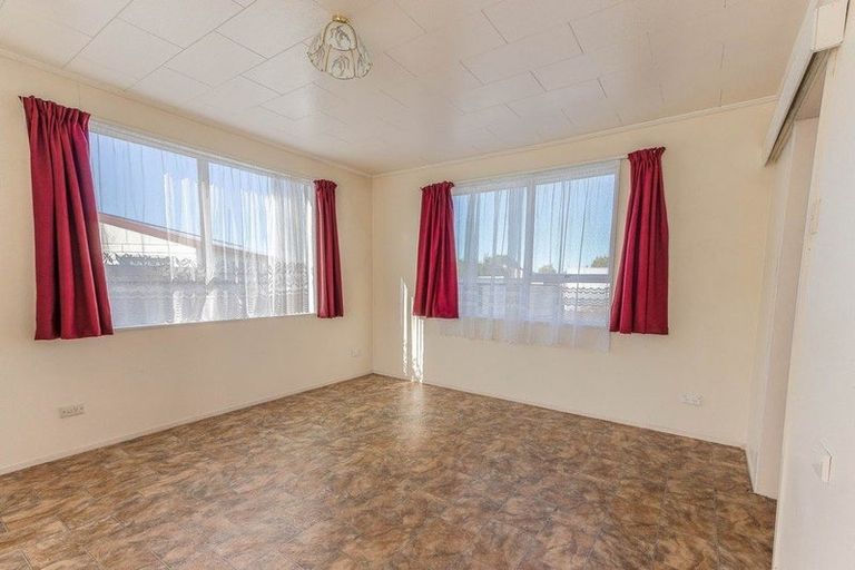 Photo of property in 25 Barton Street, Marton, 4710