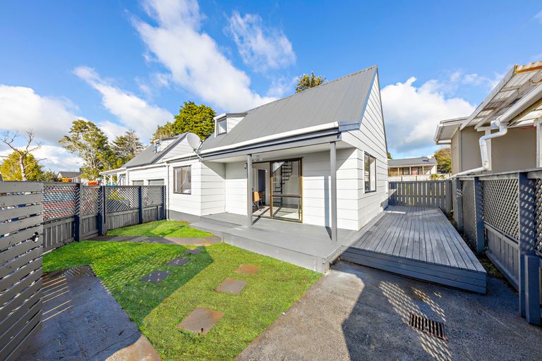 Photo of property in 2/72 Weymouth Road, Manurewa, Auckland, 2102