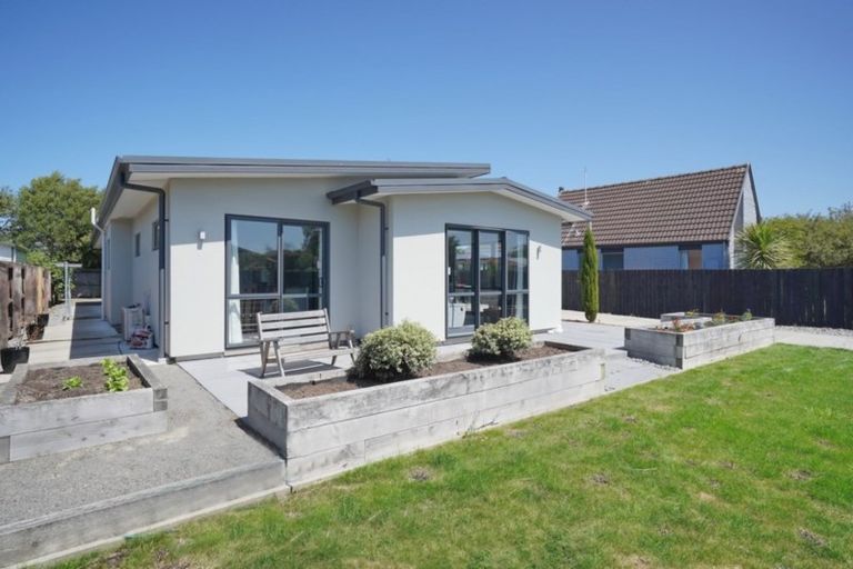 Photo of property in 20 Branksome Place, Parklands, Christchurch, 8083