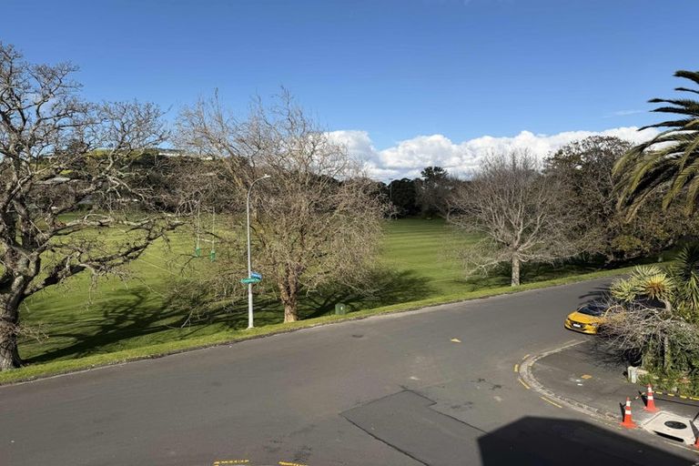 Photo of property in 21 Cambridge Terrace, Devonport, Auckland, 0624