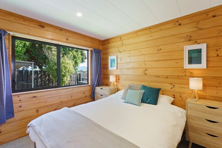 Photo of property in 65 Queens Road, Waikanae Beach, Waikanae, 5036