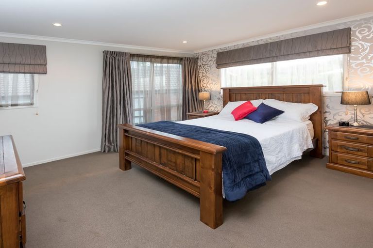 Photo of property in 1 Citation Way, Botany Downs, Auckland, 2010