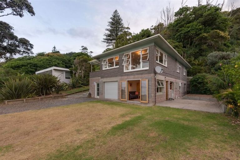 Photo of property in 137 Long Beach Road, Russell, 0202