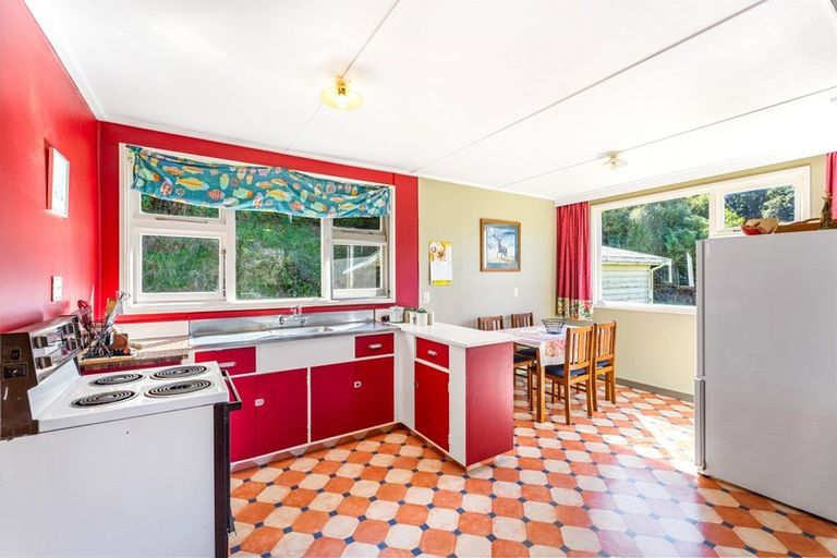 Photo of property in 24 Tui Terrace, Waipori Falls, Outram, 9073