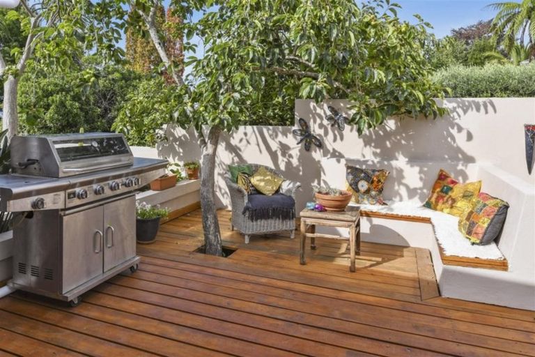 Photo of property in 7 Naera Place, Kawaha Point, Rotorua, 3010