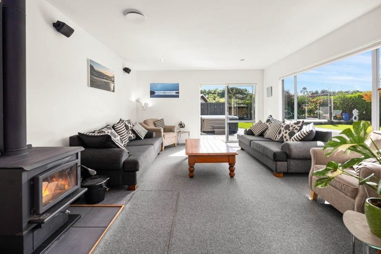 Photo of property in 60 Montgomery Crescent, Kinloch, Taupo, 3377