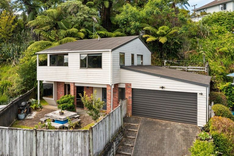 Photo of property in 33 Beaumont Crescent, Frankleigh Park, New Plymouth, 4310