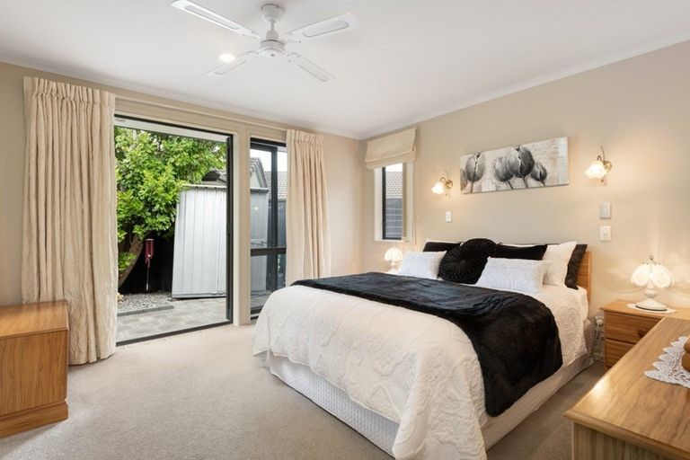 Photo of property in 5 Seabreeze Place, Papamoa Beach, Papamoa, 3118