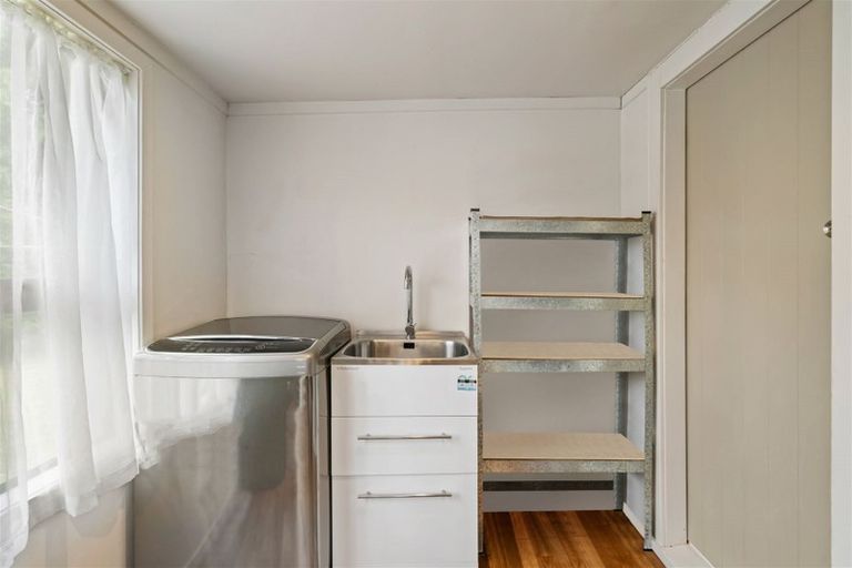 Photo of property in 44 Kohekohe Street, New Lynn, Auckland, 0600