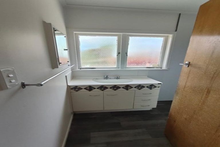 Photo of property in 30 Edmund Hillary Avenue, Papakura, 2110