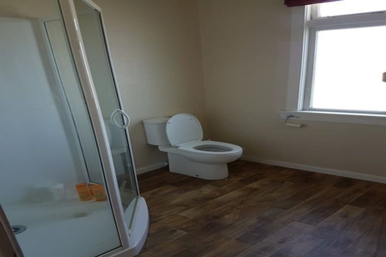 Photo of property in 42 Mary Street, Winton, 9720