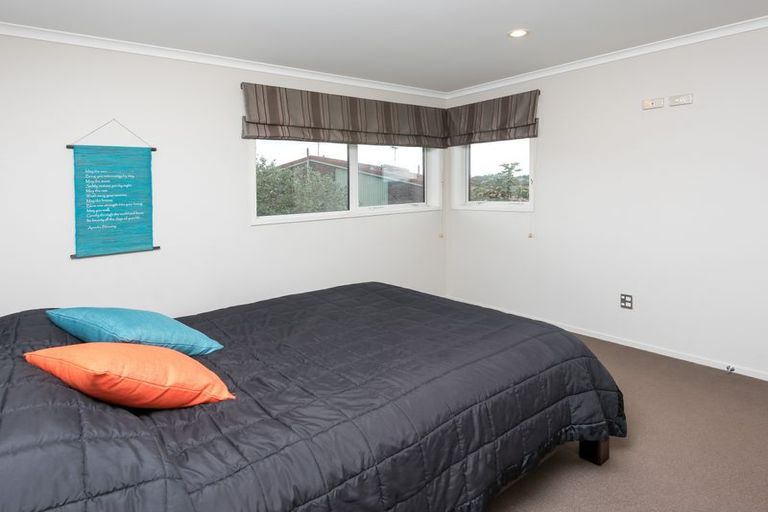 Photo of property in 1 Citation Way, Botany Downs, Auckland, 2010
