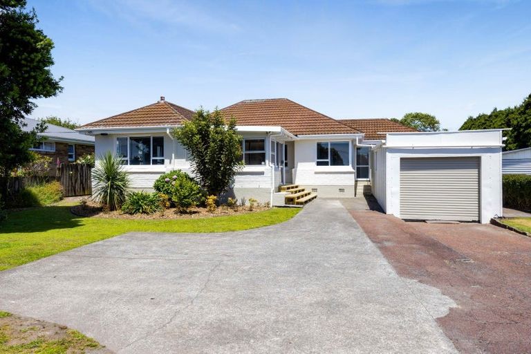 Photo of property in 1354 Devon Road, Brixton, Waitara, 4382