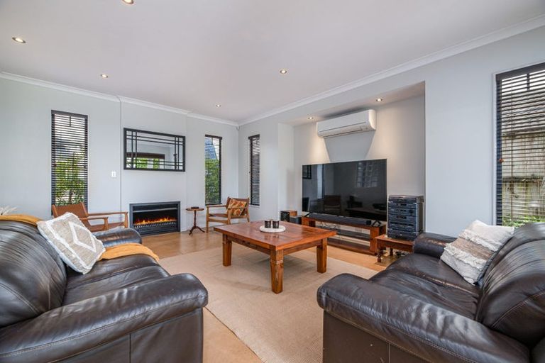 Photo of property in 19 Highfields Terrace, Henderson, Auckland, 0612