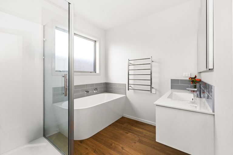 Photo of property in 33a O'dowd Road, Taradale, Napier, 4112