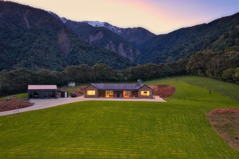 Photo of property in 285f Bay Paddock Road, Kaikoura Flat, Kaikoura, 7371