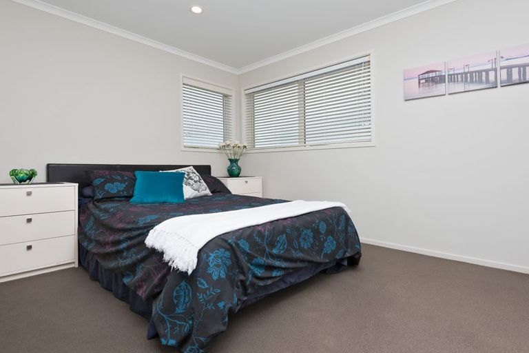 Photo of property in 1 Citation Way, Botany Downs, Auckland, 2010