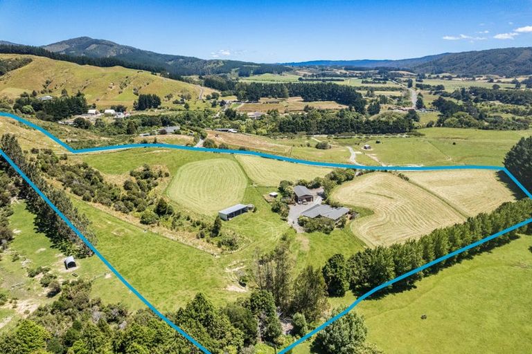 Photo of property in 68a Marchant Road, Kaitoke, Upper Hutt, 5018