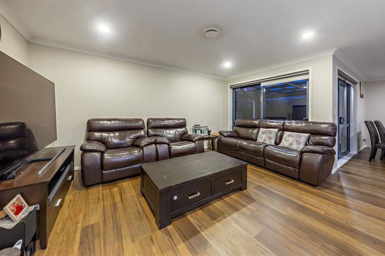 Photo of property in 43 Mt Lebanon Crescent, The Gardens, Auckland, 2105