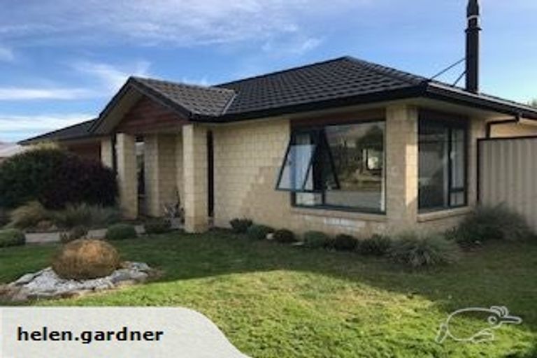 Photo of property in 15 Paradise Place, Lake Hawea, Wanaka, 9382