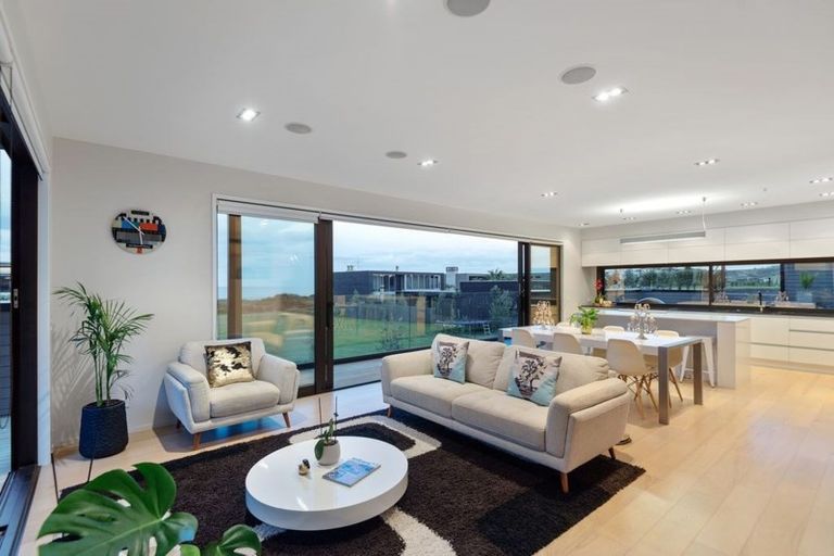 Photo of property in 6 Taiawa Place, Omaha, 0986