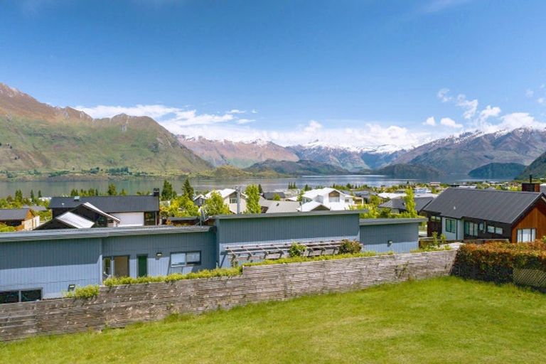 Photo of property in 49 Forest Heights, Wanaka, 9305