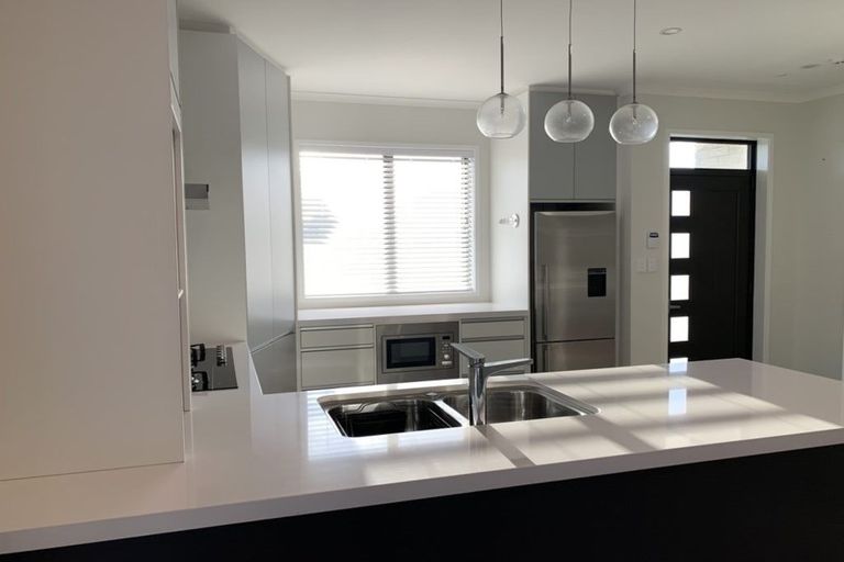 Photo of property in 17 Somerby Mews, Silverstream, Upper Hutt, 5019