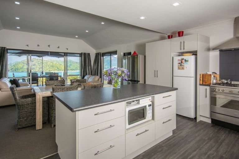 Photo of property in 16 Lawrence Street, Havelock, 7100