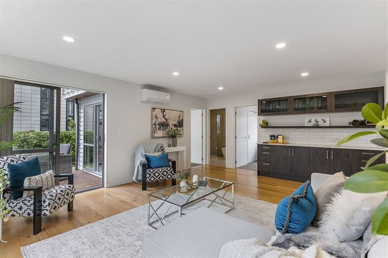 Photo of property in 142b Bucklands Beach Road, Bucklands Beach, Auckland, 2012