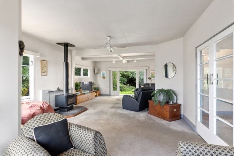 Photo of property in 70 Tasman Road, Otaki Beach, Otaki, 5512